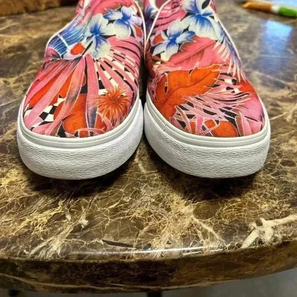Nike colorful tropical pink/blue slip-on shoes size 8 - Picture 2 of 6